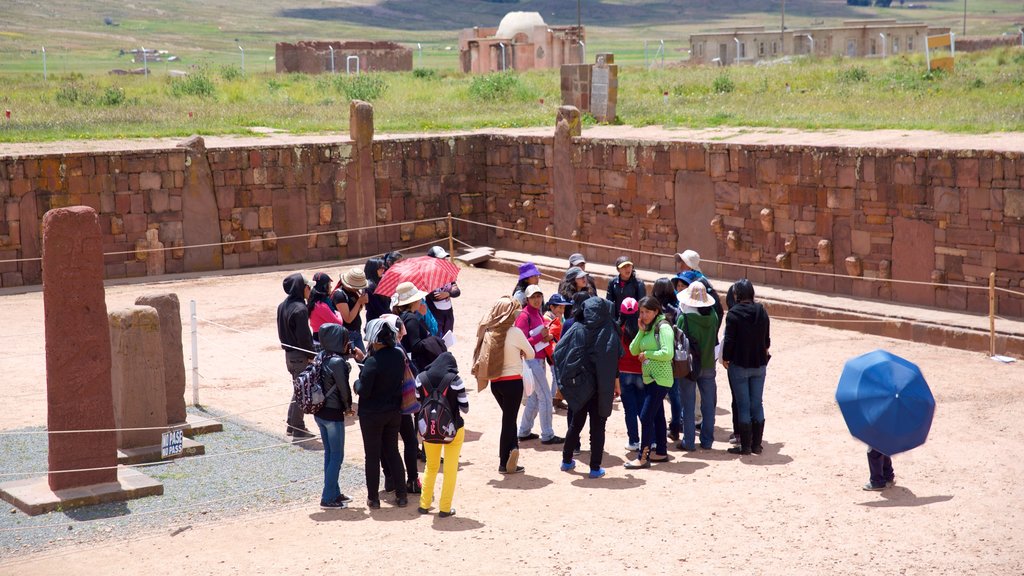 Tiwanaku featuring heritage elements as well as a small group of people