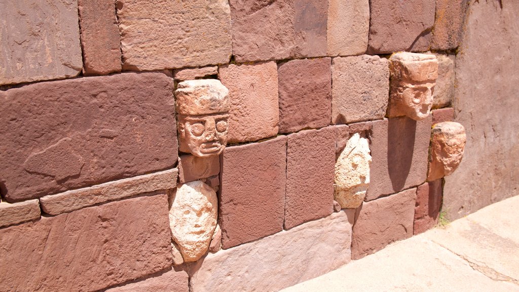 Tiwanaku montrant patrimoine historique