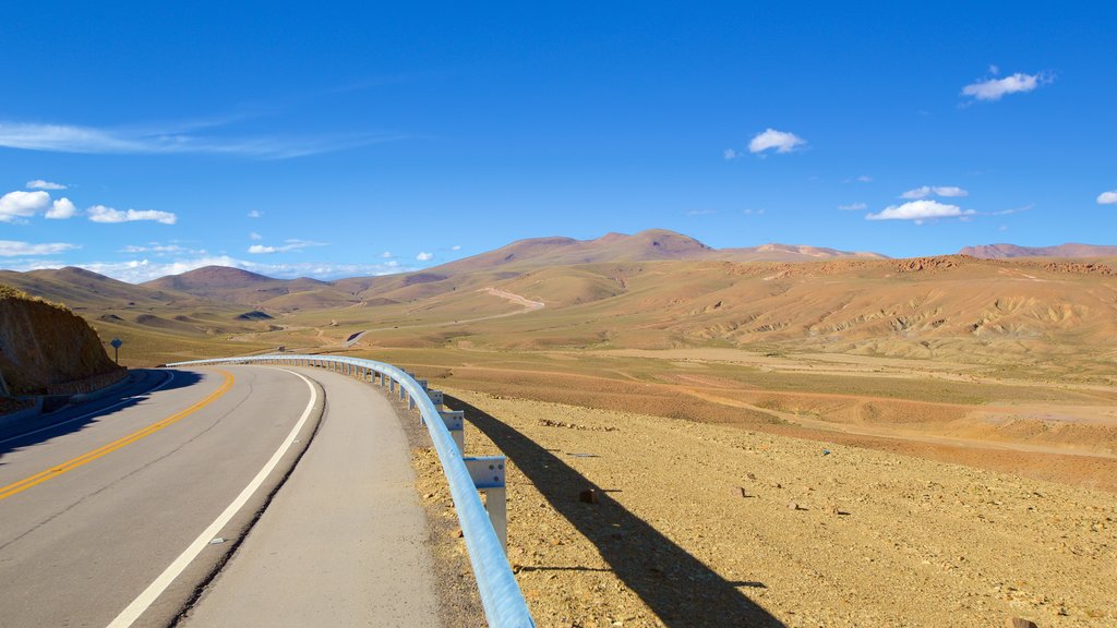 Uyuni showing tranquil scenes