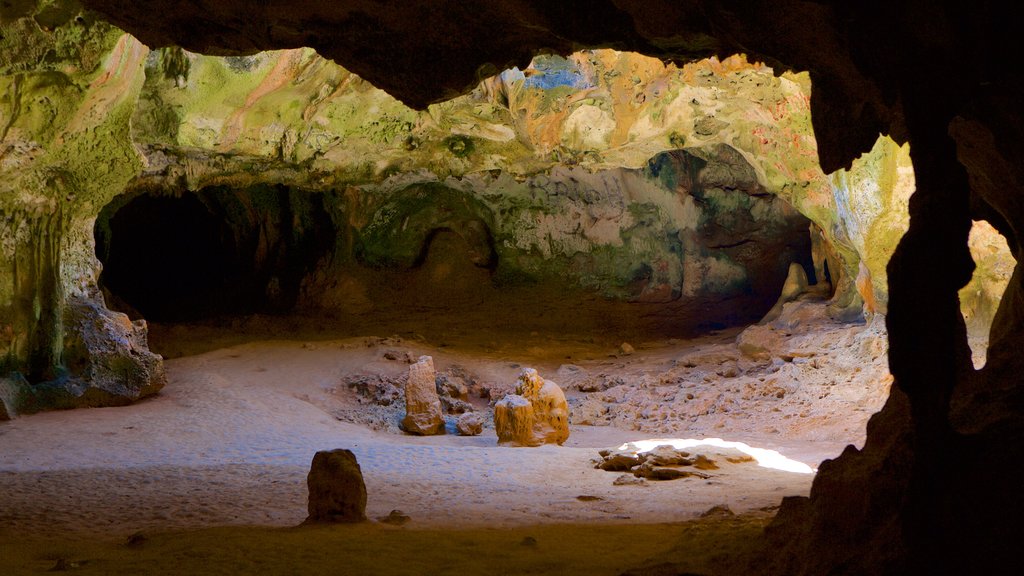 Parque Nacional de Arikok que incluye cuevas