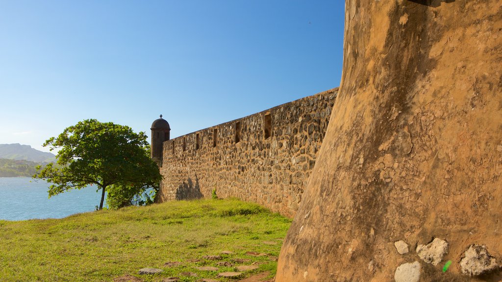 Fort San Felipe showing heritage elements and military items