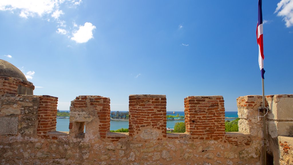 Fortaleza Ozama caracterizando elementos de patrimônio e um castelo