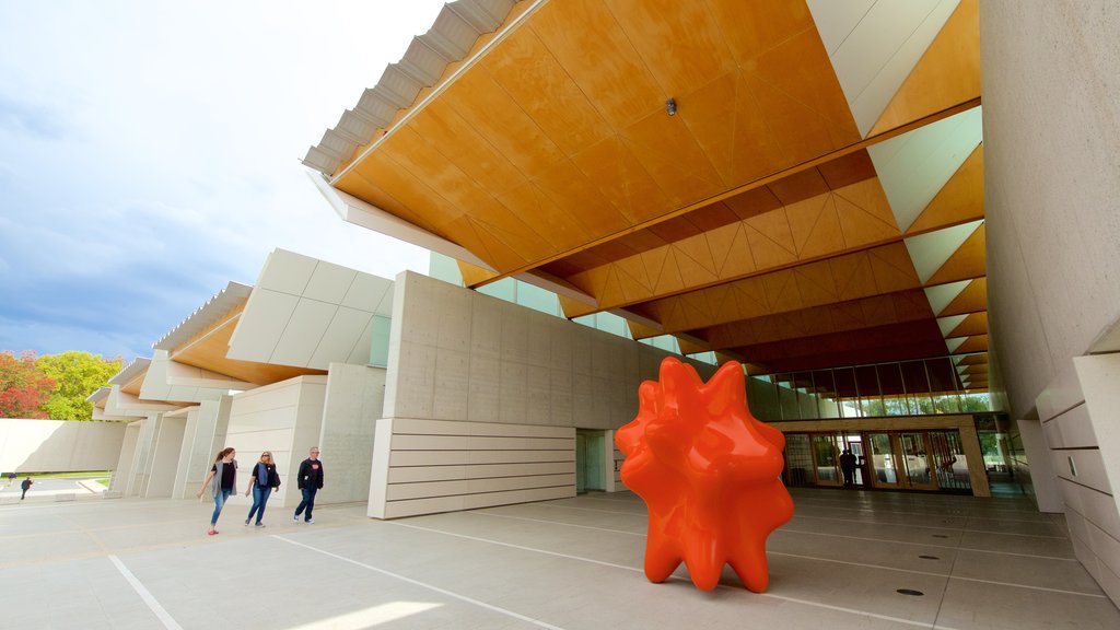 National Portrait Gallery showing art and modern architecture