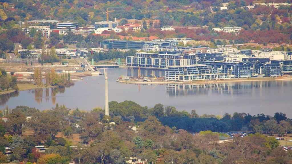 Canberra showing a lake or waterhole and a city