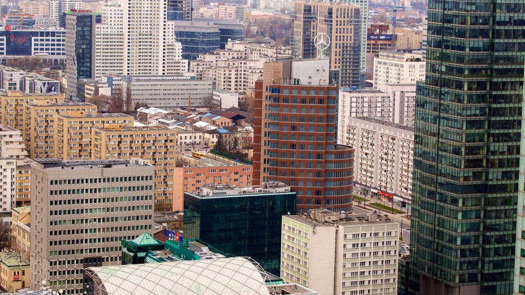 Palais de la culture et des sciences mettant en vedette ville