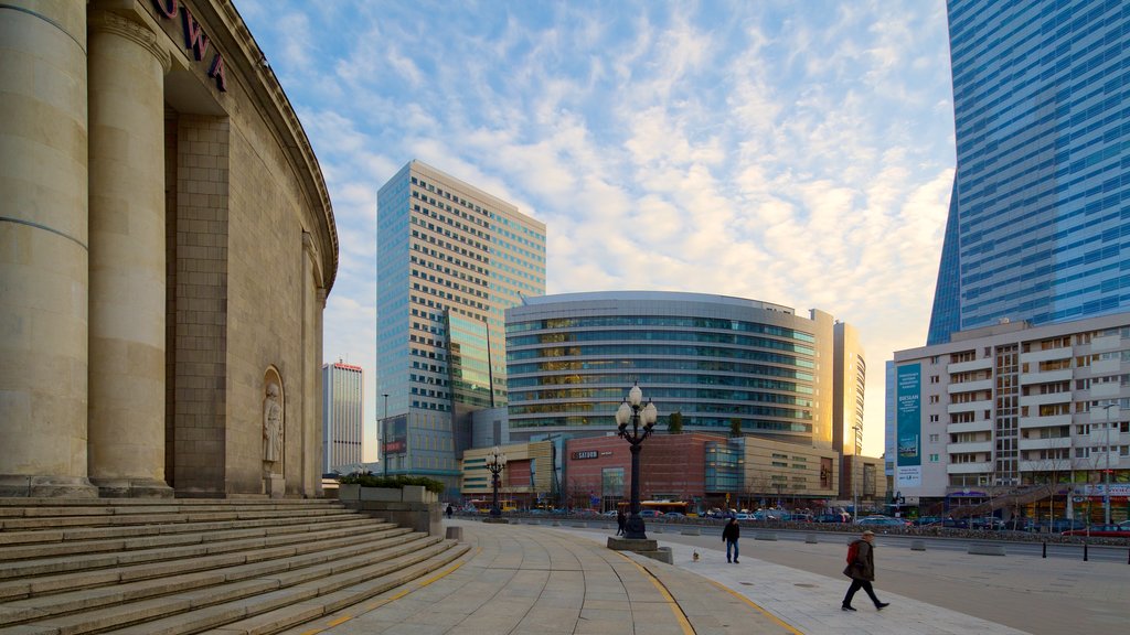 Palacio de la Cultura y las Ciencias mostrando una ciudad