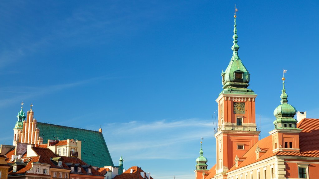 Castle Square featuring heritage architecture and heritage elements