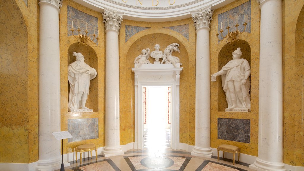 Palacio de Łazienki ofreciendo vistas de interior, arte y palacio