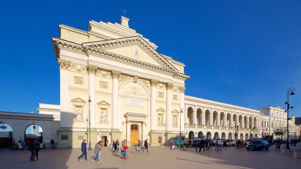 Chiesa di St. Anne che include oggetti d\'epoca, chiesa o cattedrale e architettura d\'epoca