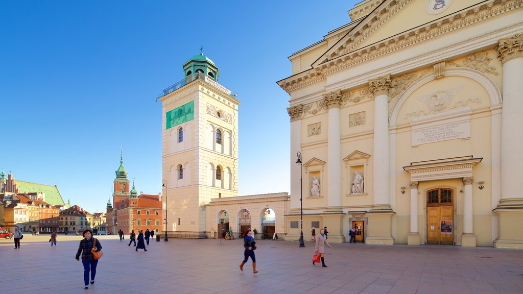 Skt. Annes Kirke som omfatter gadeliv, en plads eller et torv og en kirke eller en katedral