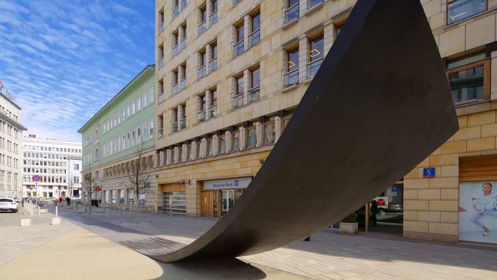 Warsaw showing a monument