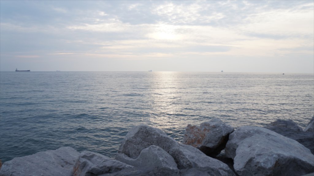 Alba Adriatica caracterizando paisagens litorâneas