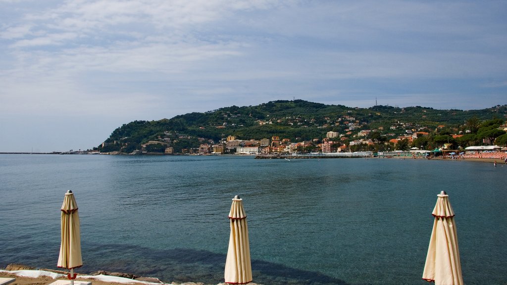 Diano Marina which includes general coastal views