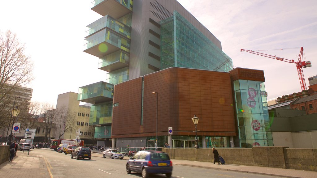 People\'s History Museum showing a city and modern architecture