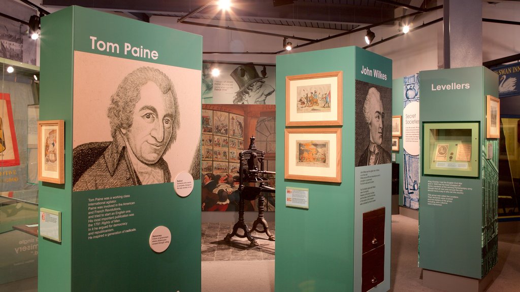 Museu de História da Comunidade caracterizando vistas internas