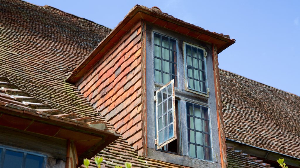 Great Dixter House and Gardens que inclui elementos de patrimônio