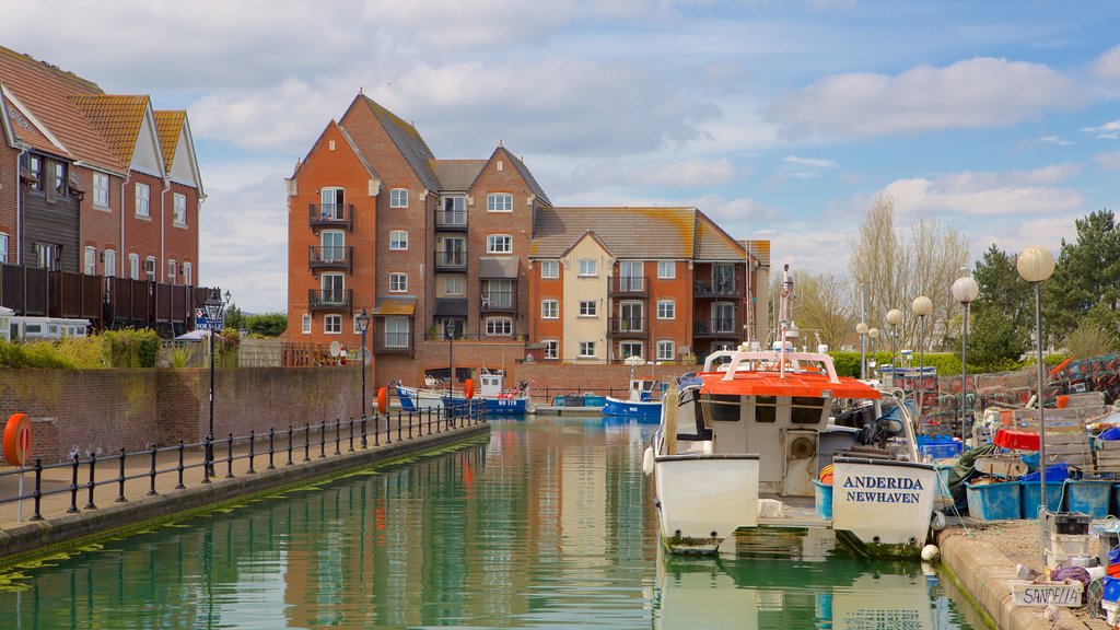 Sovereign Harbour mostrando una bahía o puerto