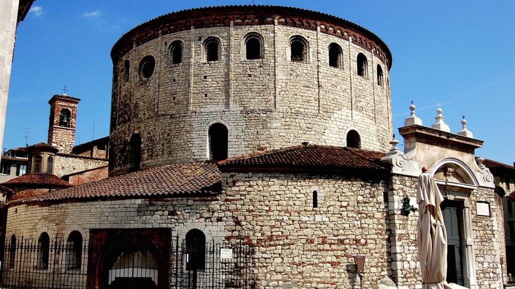 Brescia mostrando un castillo y elementos del patrimonio