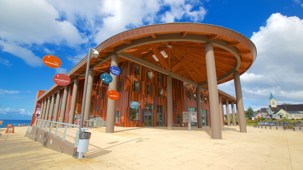 Teatro del Lago showing modern architecture