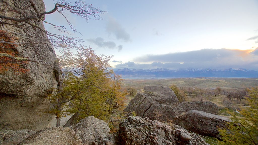 Cueva del Milodon showing landscape views