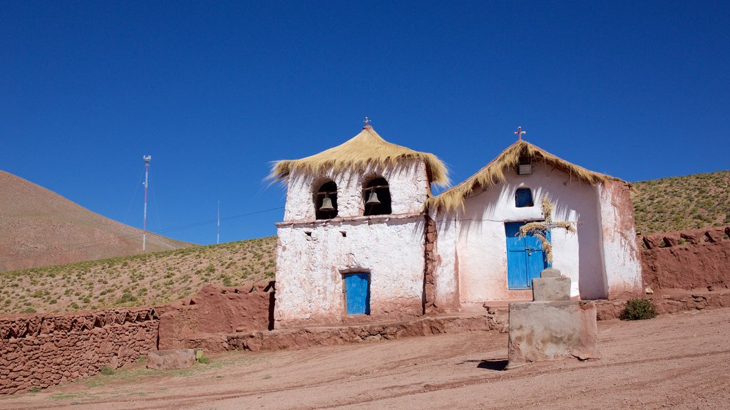 Machuca which includes tranquil scenes