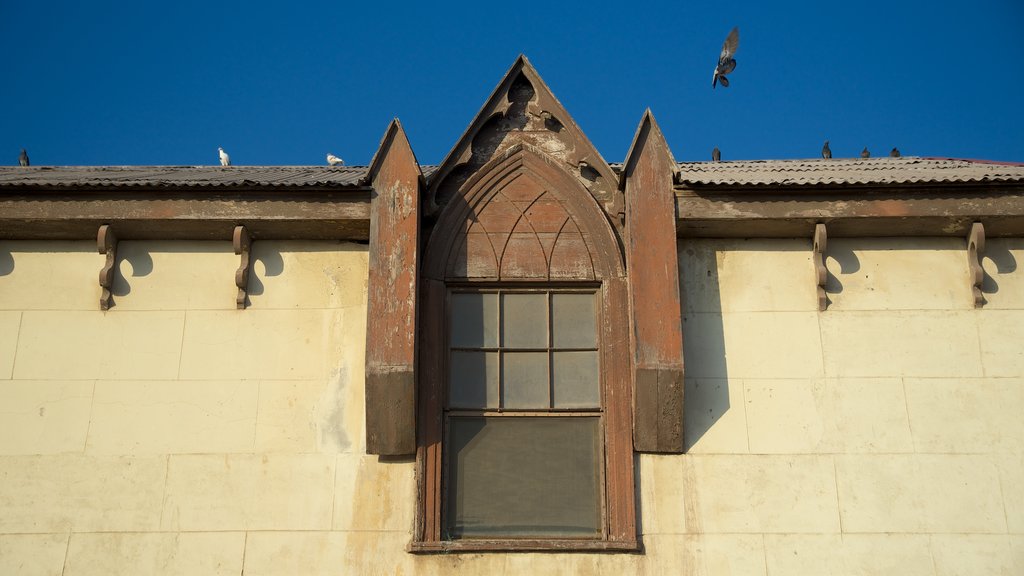 Iglesia San Francisco showing a church or cathedral