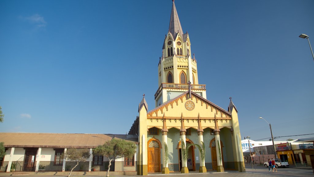 Iglesia San Francisco showing a church or cathedral