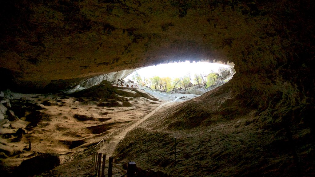 Cueva del Milodón mostrando cuevas