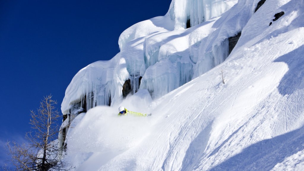 Wintersportplaats Verbier toont sneeuw