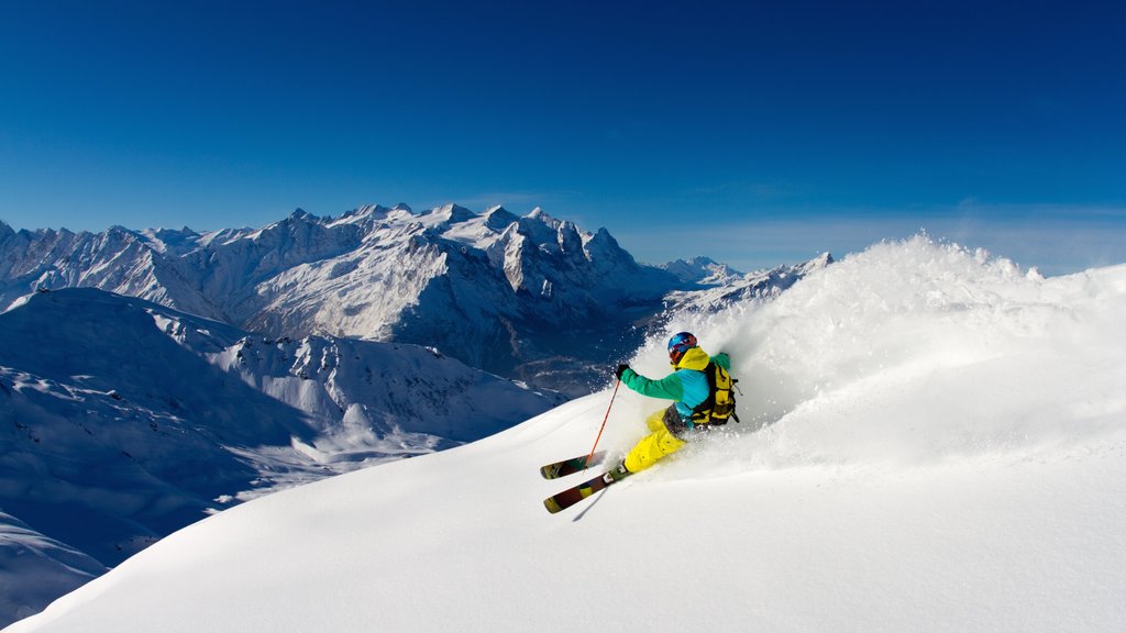 Hasliberg featuring snow skiing, snow and mountains