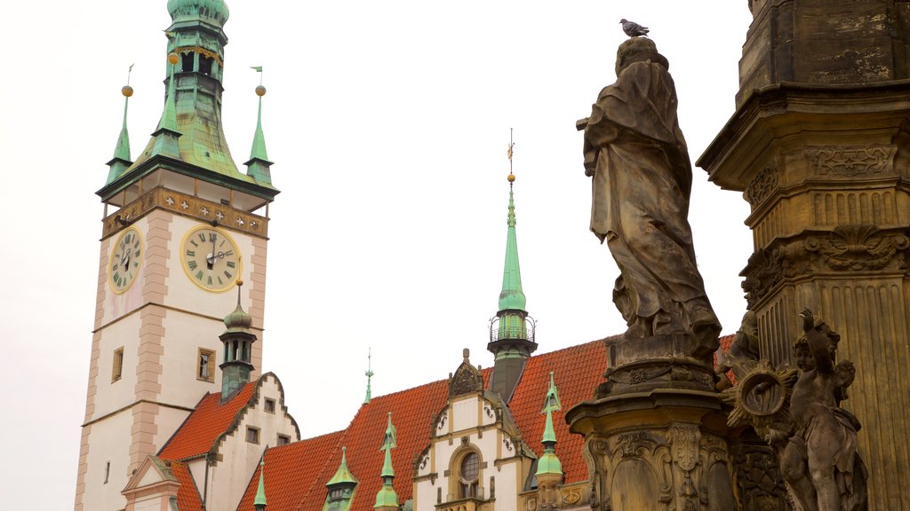 Holy Trinity Column showing heritage elements and a statue or sculpture