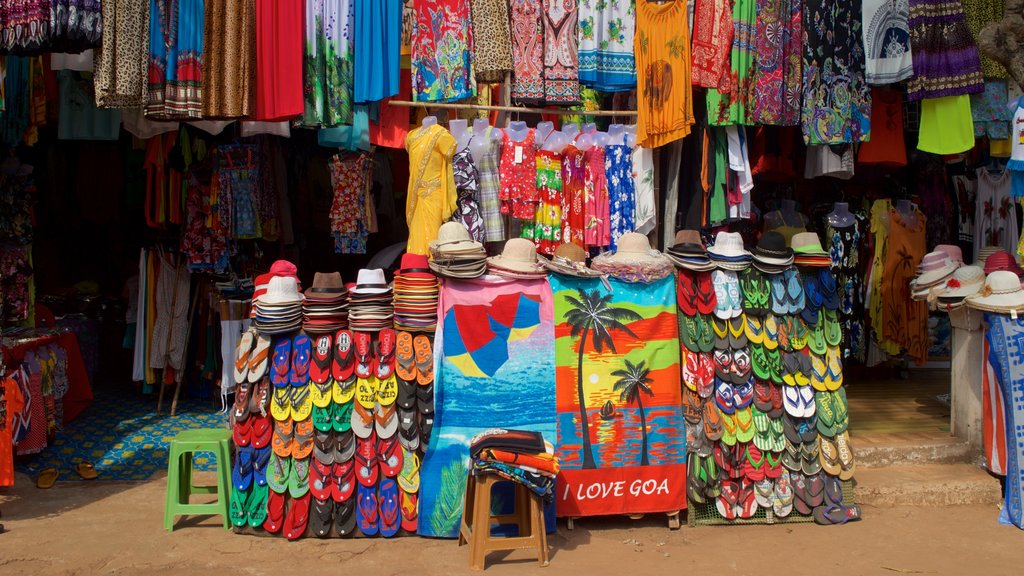 Candolim Beach - Fort Aguada showing markets and shopping