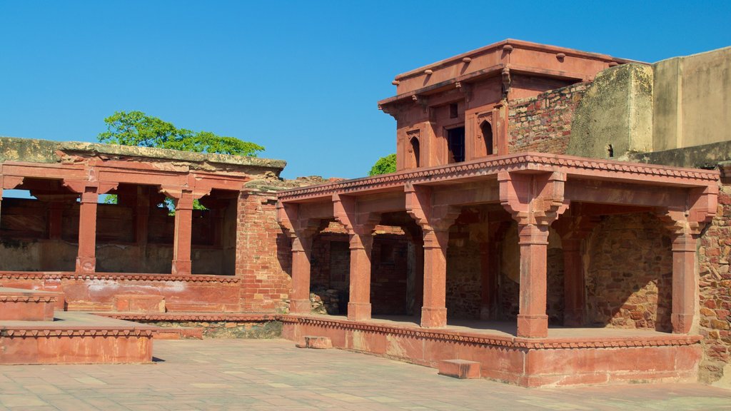 Fatehpur Sikri yang mencakup kuil atau rumah ibadah