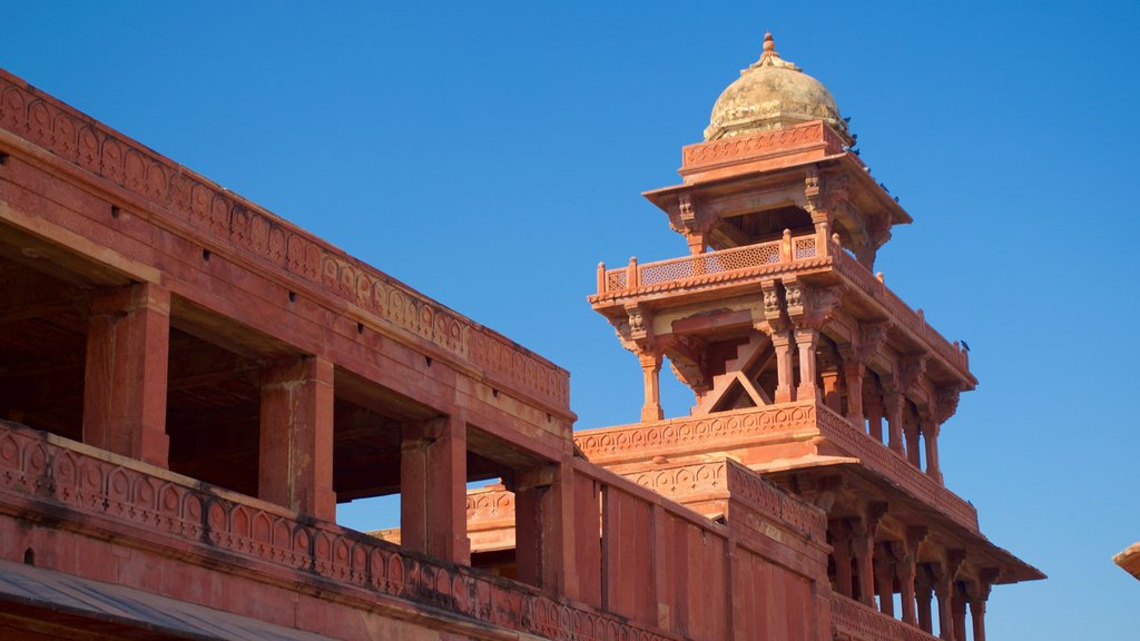 Fatehpur-Sikrî montrant un temple ou un lieu d’adoration