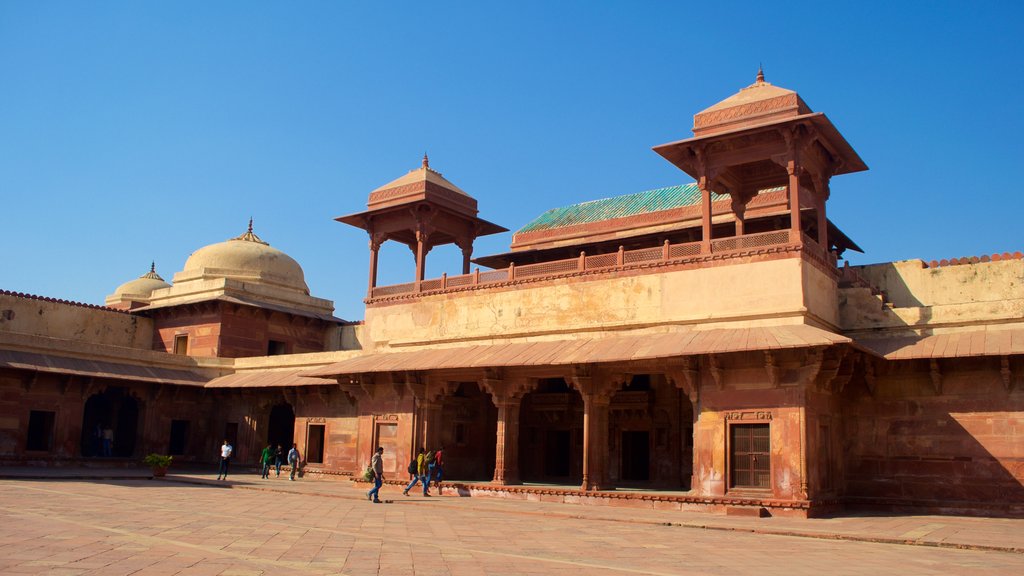 Fatehpur-Sikrî qui includes un temple ou un lieu d’adoration