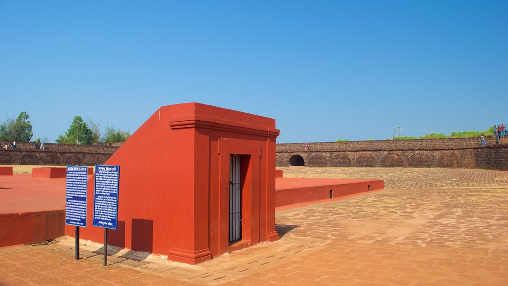 Candolim Beach - Fort Aguada showing a square or plaza