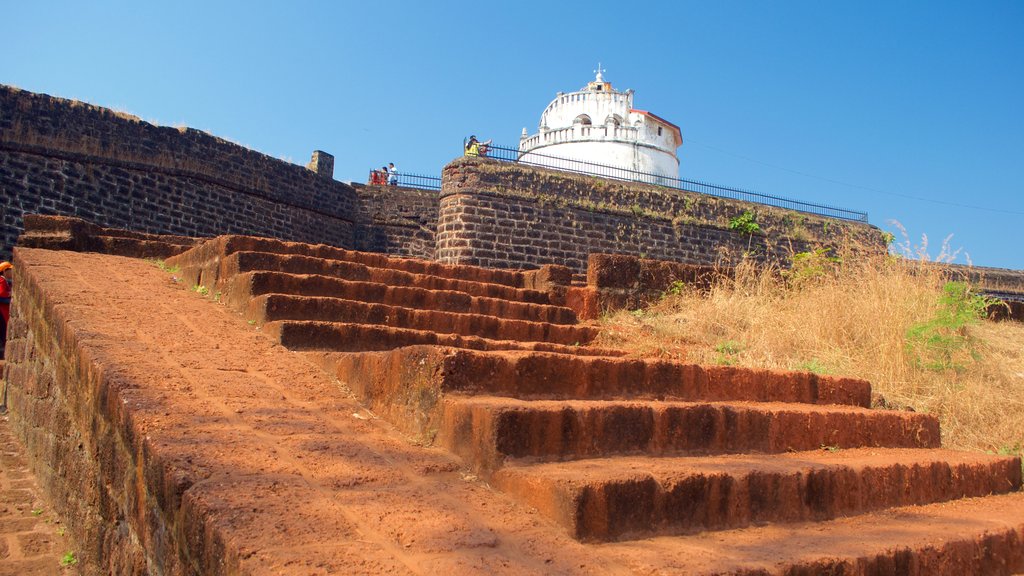 Candolim Beach - Fort Aguada showing château or palace