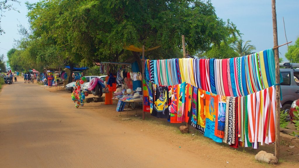 Candolim Beach - Fort Aguada showing markets