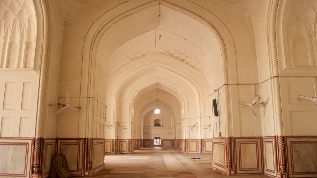 Jami Masjid , Agra, India ofreciendo vista interna