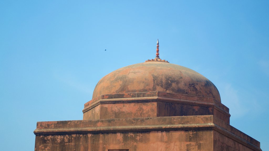 Chini ka Rauza showing a mosque