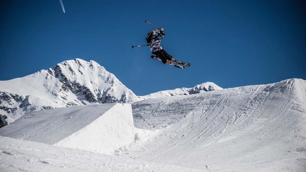 Obertauern montrant ski, neige et montagnes