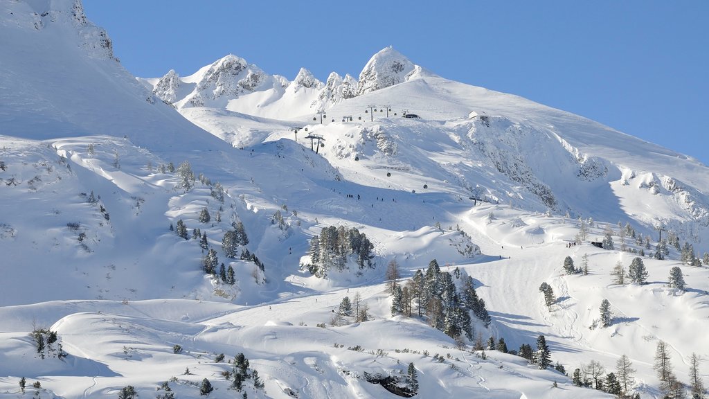 Obertauern mettant en vedette montagnes et neige