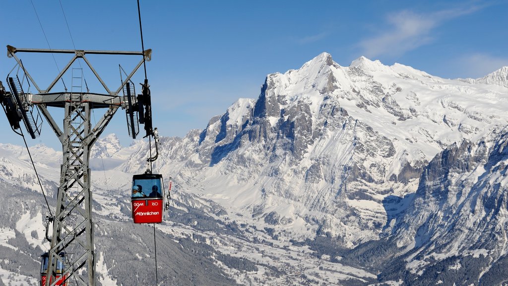 Lauterbrunnen showing mountains, a gondola and snow