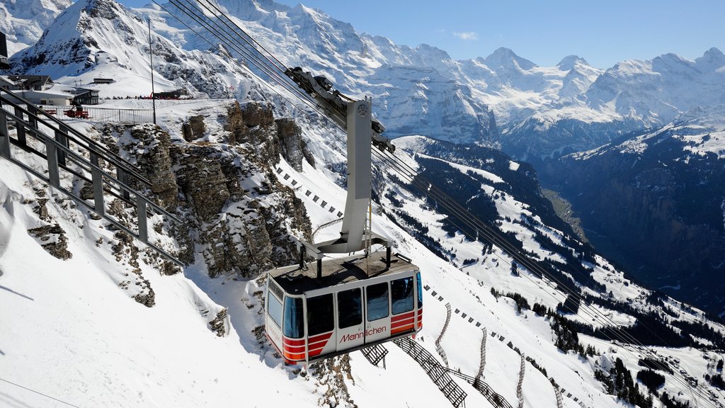 Lauterbrunnen mostrando nieve, una góndola y montañas