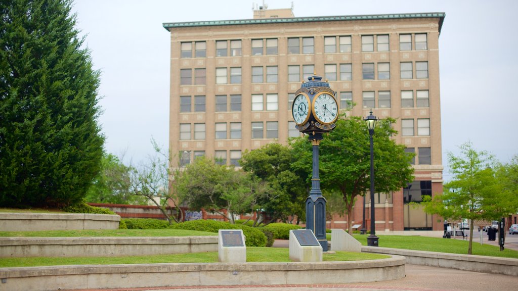 Alexandria which includes a park