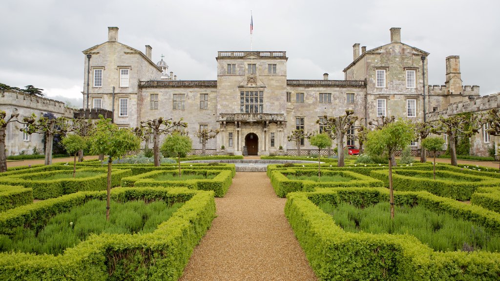 Wilton House ofreciendo un parque y arquitectura patrimonial