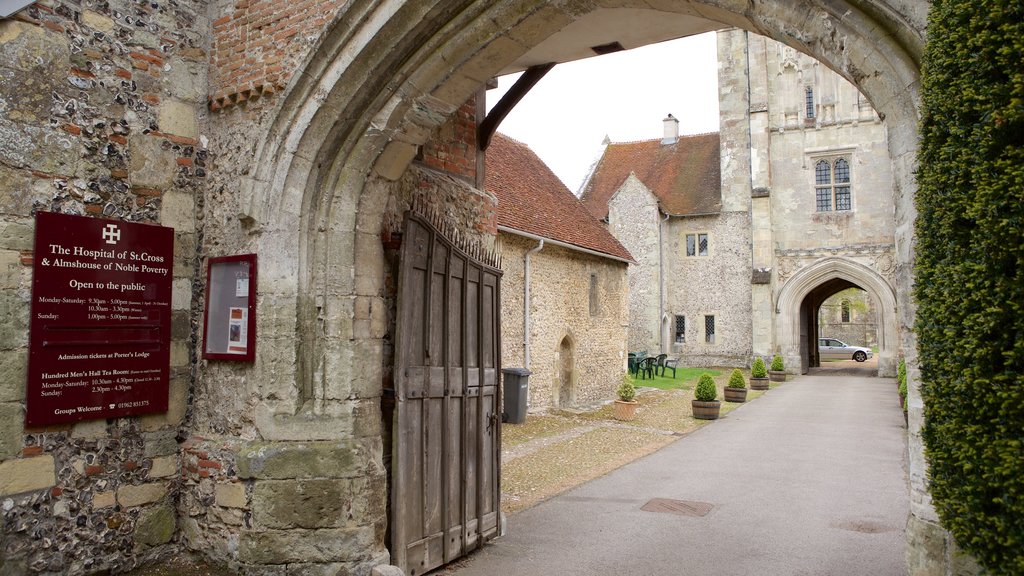 Hospital of St Cross ofreciendo arquitectura patrimonial