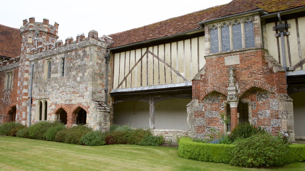 Hospital of St Cross mostrando patrimonio de arquitectura