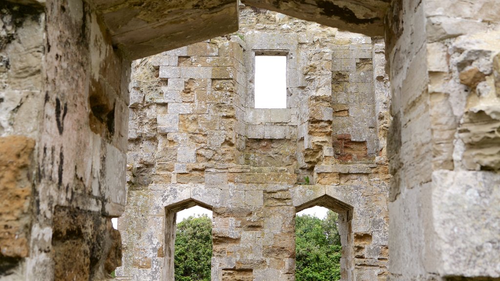 Sandsfoot Castle mostrando arquitetura de patrimônio e uma ruína