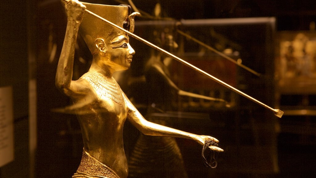 Tutankhamun: The Exhibition caratteristiche di oggetti d\'epoca e statua o scultura